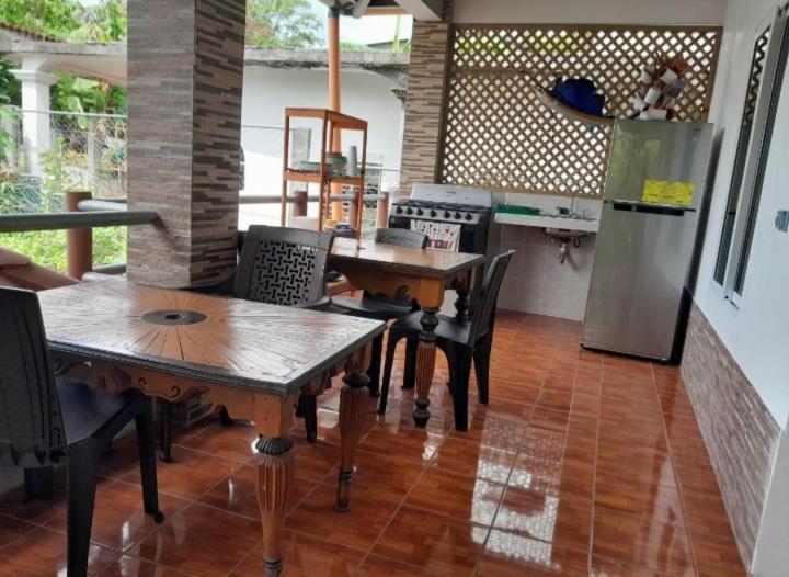 Hotel El Pez Dorado Rio Dulce Town Zewnętrze zdjęcie